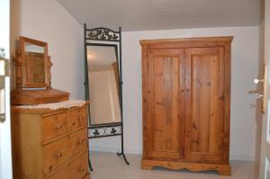 B&B / Chambres d'hotes La Vieille Distillerie : Chambre Double avec Salle de Bains Privative