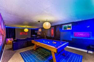 5BD Japanese-Themed w Hot Tub, Movie Room & Games
