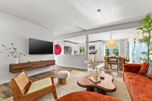 5BD Japanese-Themed w Hot Tub, Movie Room & Games