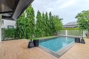 V243 Quite 3BR Pool Villa Bathtub Near Beach