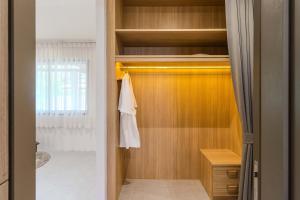 V243 Quite 3BR Pool Villa Bathtub Near Beach