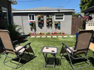 Cute Studio with AC and Backyard