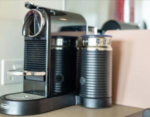 Docklands Luxury & Stunning Views - Pool, Gym, Yoga & Parking