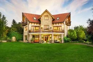 Private Villa with indoor pool - Biatorbágy