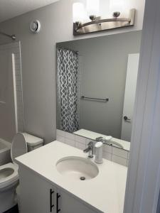 Modern 3-Bedroom Home Near Calgary Airport & Major Amenities