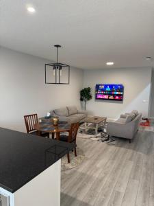 Modern 3-Bedroom Home Near Calgary Airport & Major Amenities