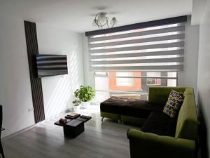 Departamento ideal para trabajo o turismo, cerca de Embajada A, Solca y Estadio O