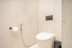 Luxury Penthouse w Hot Tub Views