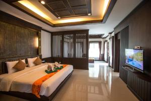 Hotel and Beach Bungalow at Lanta Resort