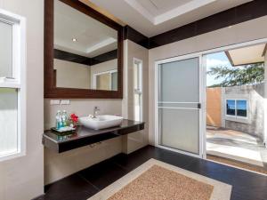 Hotel and Beach Bungalow at Lanta Resort