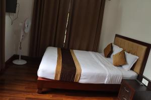 Eusi Serling Guest House