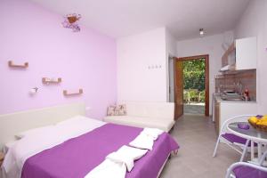 Sklavos Studios Skopelos Greece