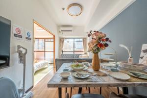 Newly opened Hotel 3 京セラドーム徒歩10分 道頓堀 関西空港 大阪城 海遊館直行 USJ1回乗換 出張 Family friendly Free parking 15 minutes by car to USJ