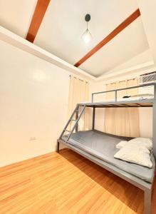 Aesthetic House - 3 minutes away from Airport