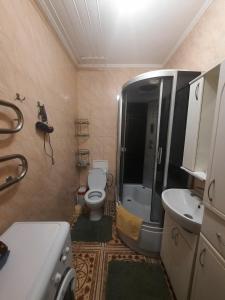 Затишна, домашня 43м в тихому зеленому місці Поруч Центральний парк Університет