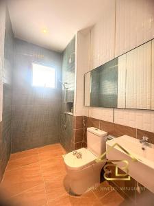 GatherLuxe Ipoh, Landed 14Pax, KTV, Kids Room, Baby Cot