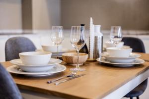 Spacious Duplex 4701 by IBG Pool Gym