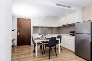 Spacious Duplex 4701 by IBG Pool Gym