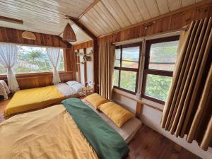 Nhà Dưới Đồi Homestay