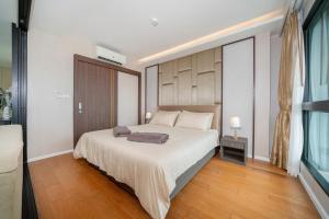 Deluxe Surin apartment with washer and fast WIFI