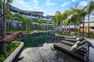 Deluxe Surin apartment with washer and fast WIFI