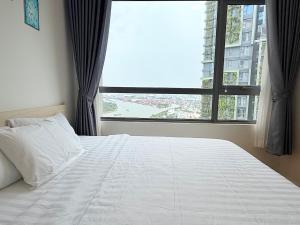 Relaxing and Security 2-Bedroom Apt at Masteri An Phu