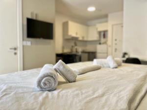 East & West Apartments