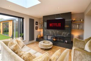 Elegant and Spacious 4 Bedroom Property with Driveway Parking