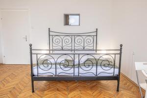 Modern 2BR Vienna Apartment Top Location & WiFi