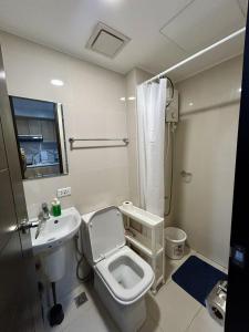 Hostel in Katipunan - Lower Bunk Bed