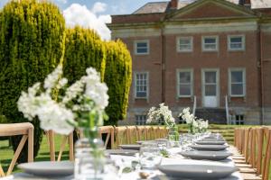 Earnshill House