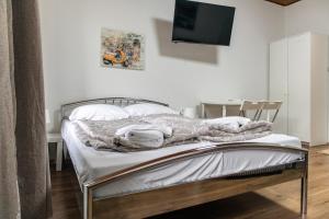 1BR Apartment near Danube & Millennium City Mall