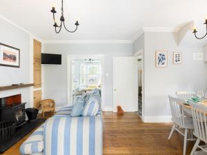 Riverview House Family home Large garden Pass the Keys