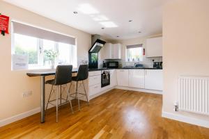 James Ville Marina, Lodge 9