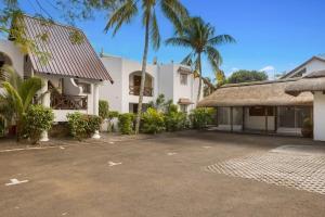 Grand Sahāna 5 - Digital Nomad Apartment - Private Office & Balcony - Work from Paradise