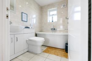 James Ville Marina, Lodge 9