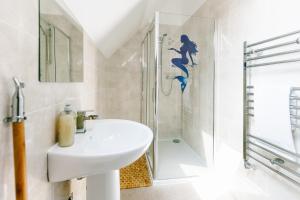 James Ville Marina, Lodge 9