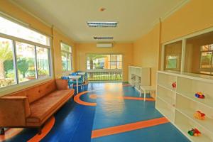 Terracotta Cove 2BR Suite, SM Seaside, Oceanpark