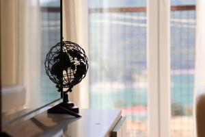 Bright Modern Holiday Home With Postcard Lake View