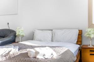 Charming 1BR Apartment with Garden Near Danube River