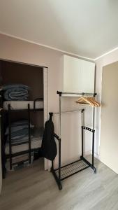 Simple basic one bedroom apt with pool and tennis at the entrance of Saint Tropez