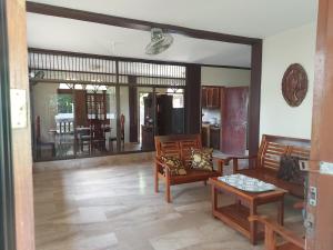 Trishuris Guest House