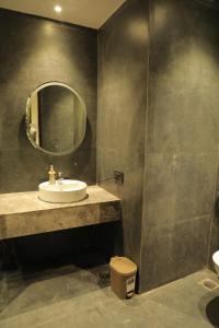 Luxury Jacuzzi Studio in Noida By DayDream