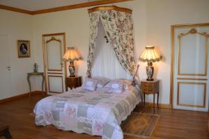 B&B / Chambres d'hotes Chateau de Peufeilhoux : photos des chambres