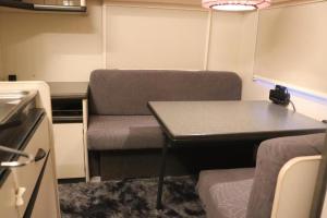 Full Service Caravan 1