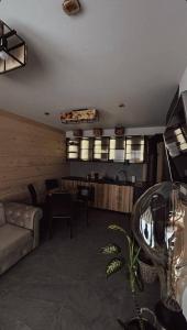 Schronisko Zmysłów - Apartament 1