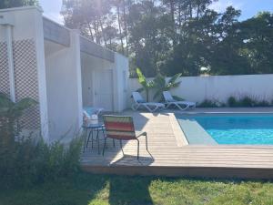 Léon house pool 10 people