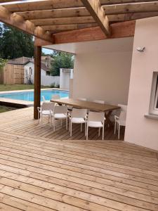 Léon house pool 10 people