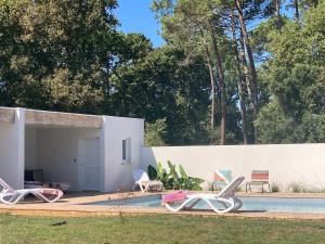 Léon house pool 10 people