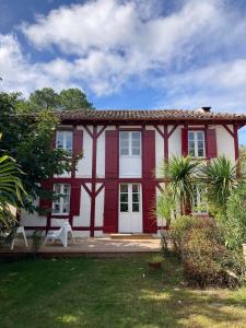 Léon house pool 10 people